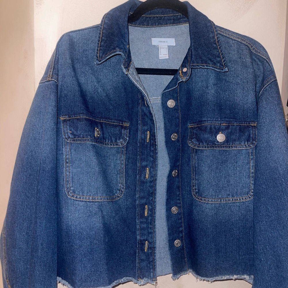 Dark denim jacket w/unfinished hem